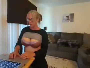 loving_ladies – webcam model profile photo Image 7