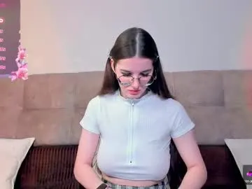 solosara8 – webcam model profile photo Image 2