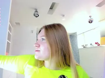 sweetyoops – webcam model profile photo Image 10