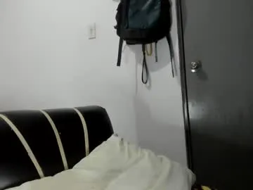 erikagomez1 – webcam model profile photo Image 12