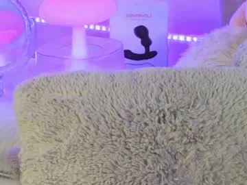 playussoftly – webcam model profile photo Image 5