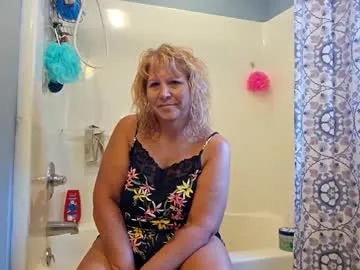 emilyrosss_ – webcam model profile photo Image 2