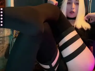 lust_one – webcam model profile photo Image 14