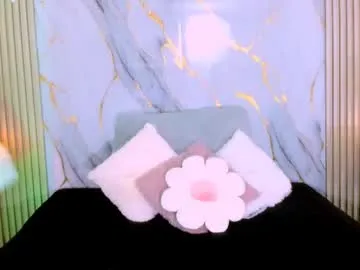 loreeluben – webcam model profile photo Image 7