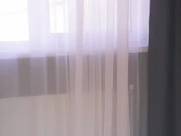 karlenegries – webcam model profile photo Image 12