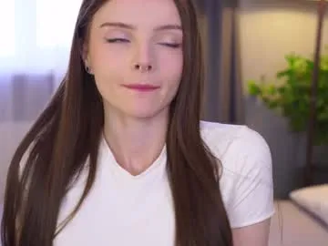 karlenegries – webcam model profile photo Image 5