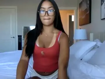 heyskylar – webcam model profile photo Image 14