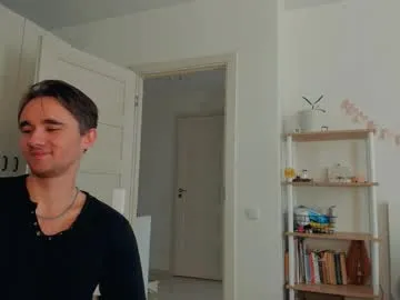 sweetyoops – webcam model profile photo Image 16