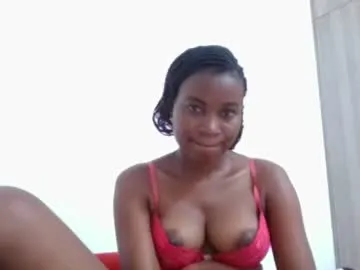 karlenegries – webcam model profile photo Image 7