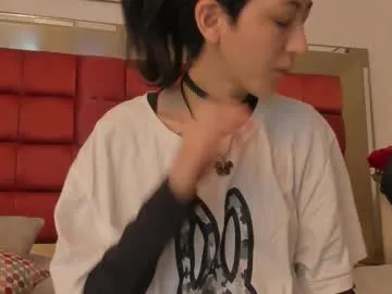 tarantino_girl – webcam model profile photo Image 2