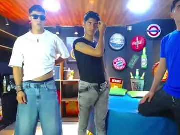 cris__alex__ – webcam model profile photo Image 14