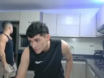 salut_love – webcam model profile photo Image 11