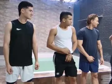 salut_love – webcam model profile photo Image 18