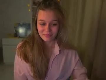 angelsofaurora – webcam model profile photo Image 7