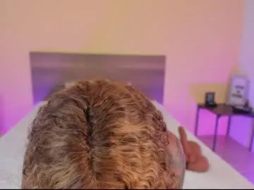 shiny_lily – webcam model profile photo Image 11