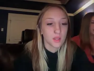 sexy_hot_friends_ – webcam model profile photo Image 14