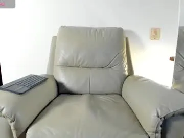 kitty__diamond_ – webcam model profile photo Image 2