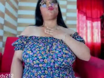 little_poetry – webcam model profile photo Image 9