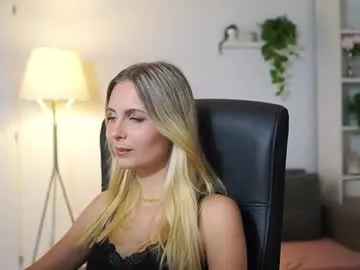 mynameisnikki_ – webcam model profile photo Image 10