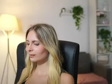 mynameisnikki_ – webcam model profile photo Image 11