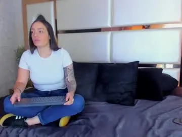 9tailbaddie – webcam model profile photo Image 8