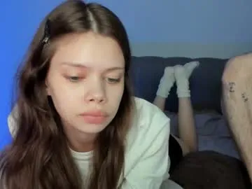 avechloe – webcam model profile photo Image 10