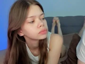 avechloe – webcam model profile photo Image 14