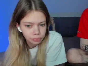 avechloe – webcam model profile photo Image 7