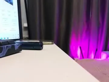 pinkypuppa – webcam model profile photo Image 19