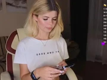 ErikaBonnie – webcam model profile photo Image 11