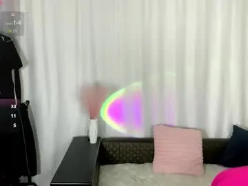 super_huge_boobs – webcam model profile photo Image 9