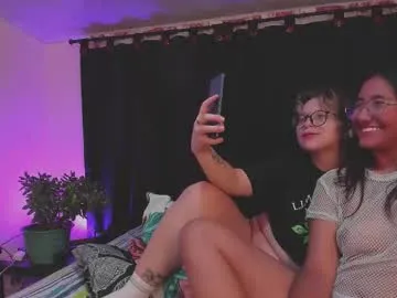 sexy_hot_friends_ – webcam model profile photo Image 15