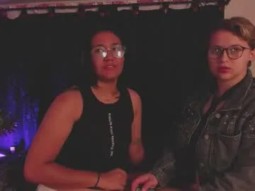 sexy_hot_friends_ – webcam model profile photo Image 16