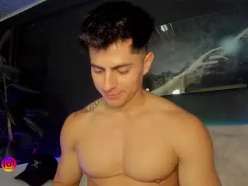 karlenegries – webcam model profile photo Image 2