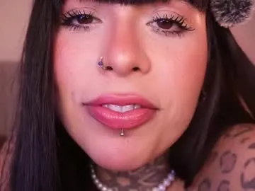 ErikaBonnie – webcam model profile photo Image 5