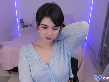 foxyiyi – webcam model profile photo Image 4