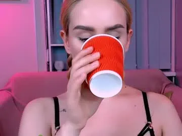 succuba_ – webcam model profile photo Image 5