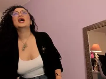 sara_lewiis – webcam model profile photo Image 12