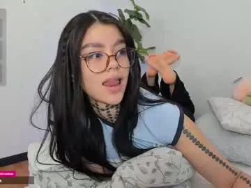 petites_perles – webcam model profile photo Image 10