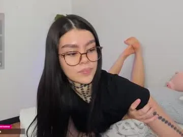 petites_perles – webcam model profile photo Image 13