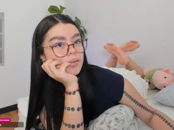 petites_perles – webcam model profile photo Image 17