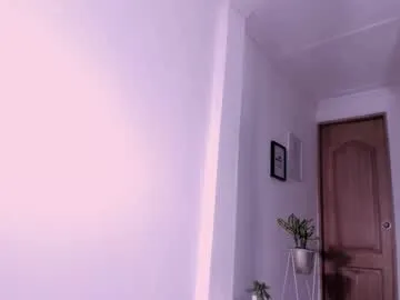 petites_perles – webcam model profile photo Image 15