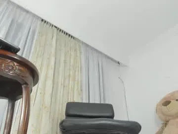 mila_good – webcam model profile photo Image 12