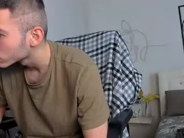 foxyiyi – webcam model profile photo Image 3