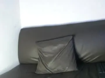 blue_bow – webcam model profile photo Image 6