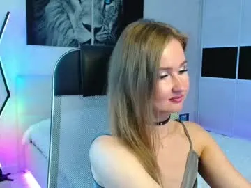 evapilled – webcam model profile photo Image 3