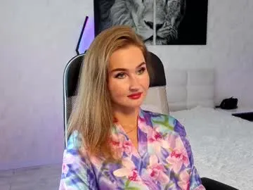 evapilled – webcam model profile photo Image 9