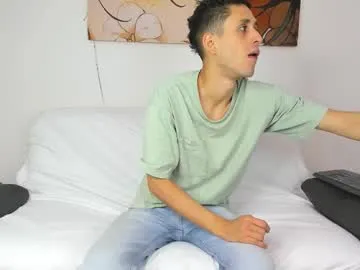 blue_bow – webcam model profile photo Image 9