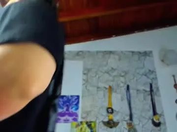 liunana – webcam model profile photo Image 19