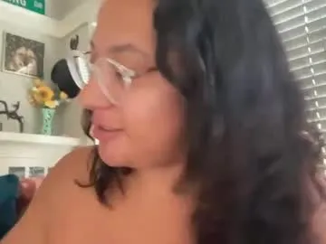 emonyashka – webcam model profile photo Image 12